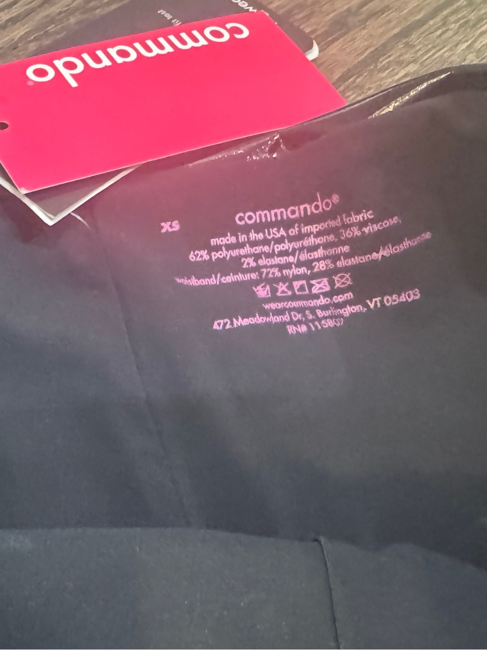 New Commando • Faux Patent Leather Legging Black (XS) - Picture 6 of 6